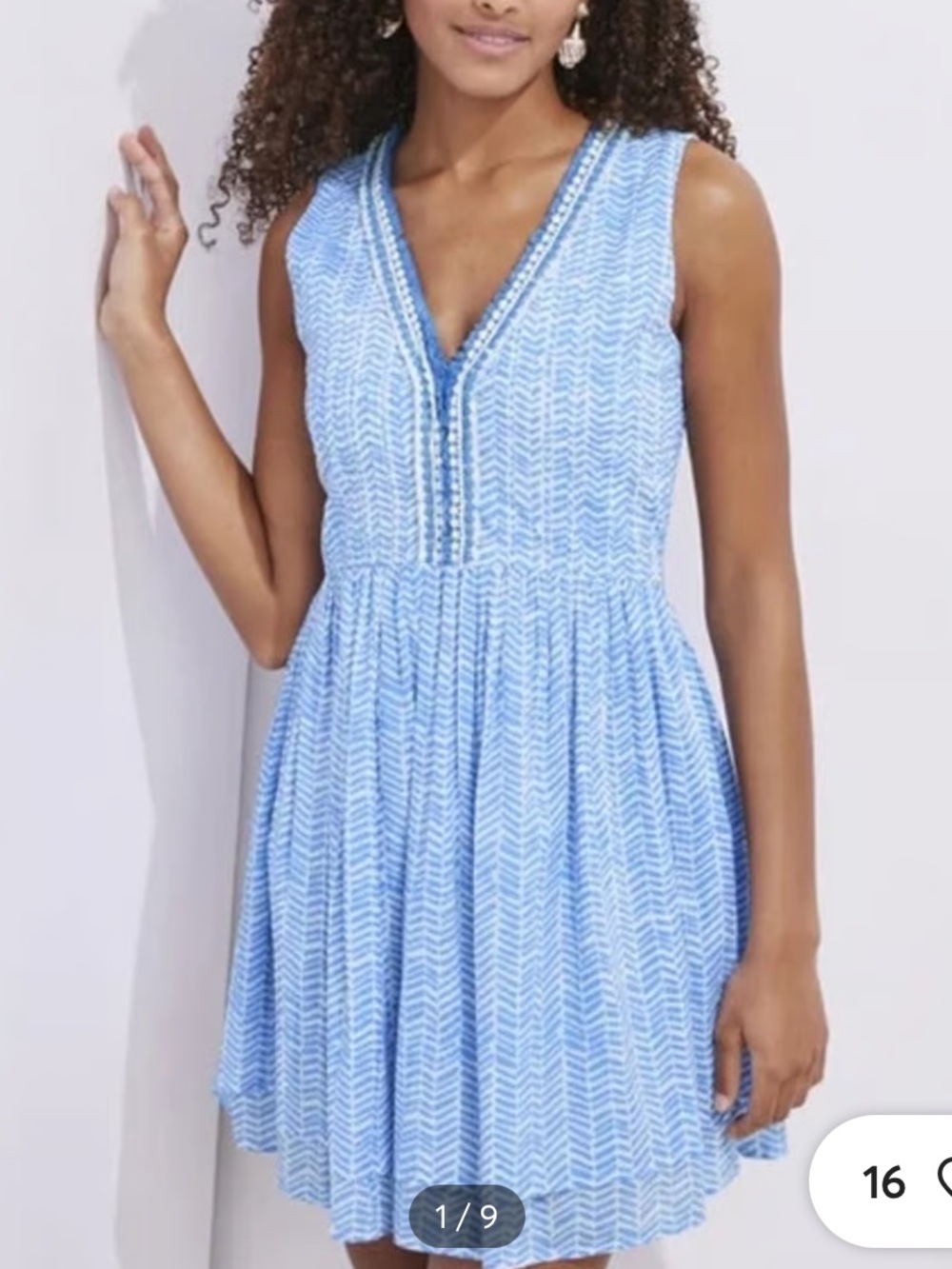 Vineyard Vine Light Blue Sleeveless V-Neck Dress - size large